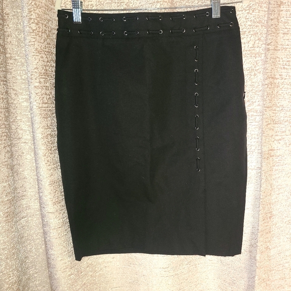Banana Republic Black Knee-Length Pencil Skirt for office and beyond - Picture 4 of 11